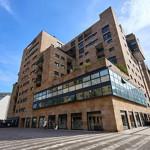 https://design-house-a-c-wifi-20-minutes-from-duomo.italymilanhotels.net